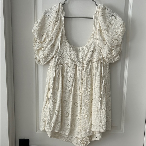 Anthropologie Puff-Sleeved Eyelet Romper NWT - Picture 6 of 7